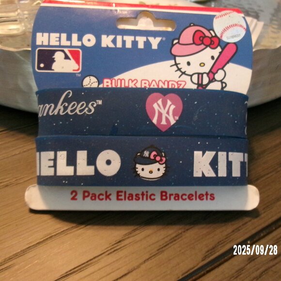 MLB New York Yankees Bulk Bandz Elastic Wrist Band Bracelet HELLO KITTY SANRIO - Picture 1 of 4